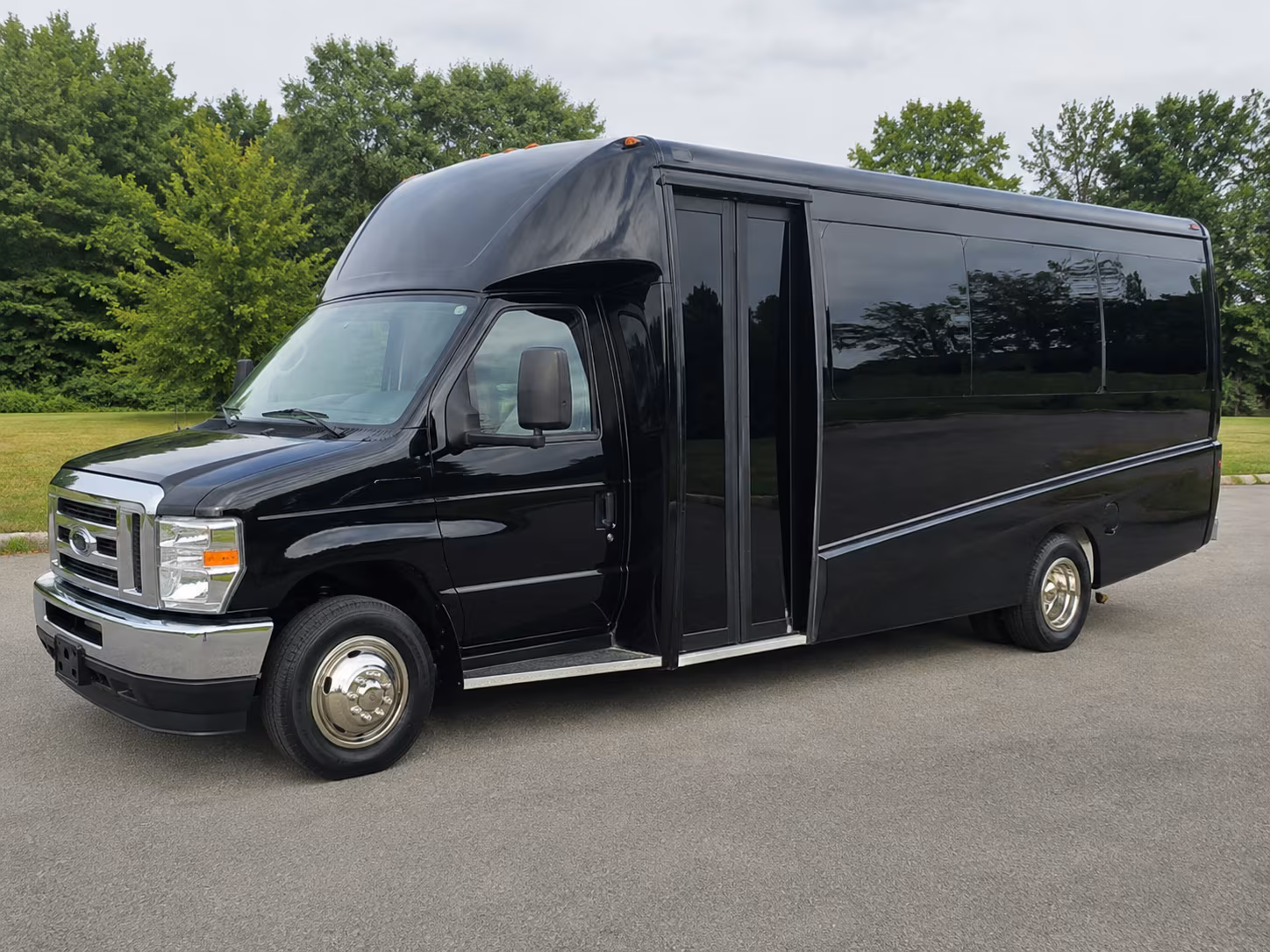 arrange transportation for your next airport transfer 3