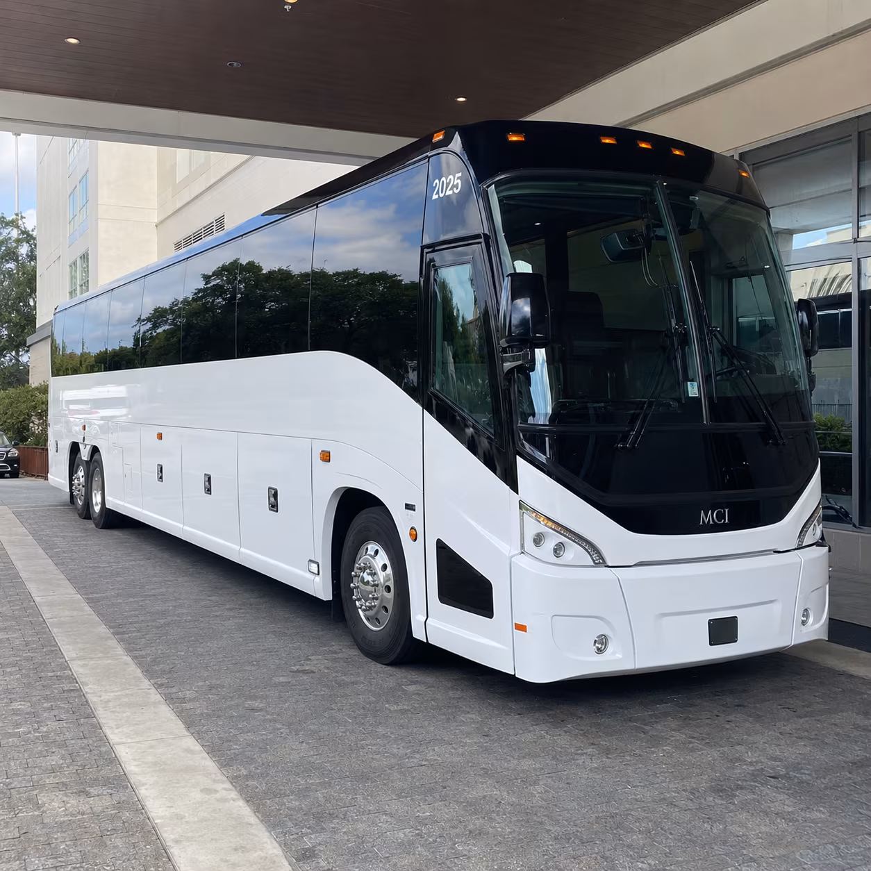 portsmouth 54 passenger charter bus